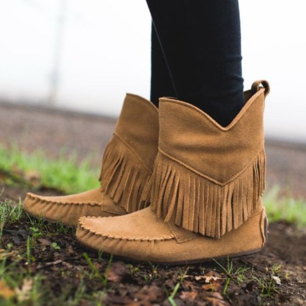 (Brand New) Manitobah Mukluks Okotoks